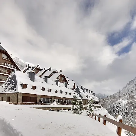 Val De Ruda Luxe 60 By Feelfree Baqueira Beret